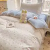 Juego de Ropa de Cama de Gasa de Doble Capa Nuevo 2026 de Cuatro Piezas, Estilo de Dibujos Animados Fresco y Lindo, para Estudiantes, Juego de Tres Piezas para Dormitorio Individual y Doble, Lavable a Máquina