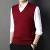 Chaleco de Lana Rojo para Hombre de Otoño Sin Mangas de Color Sólido Tejido Grueso