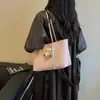 Bolsa de Axila de Verão para Mulheres 2026 Novo Modelo Grande Capacidade Bolsa de Mão para o Trabalho Bolsa de Ombro Casual Versátil