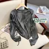 Camiseta Tie-Dye Manga Longa Solta Emagrecedora para Mulheres, Design Irregular, Nova Tendência Estilo Coreano Primavera e Outono 2025 Top com Cordão
