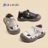 Sandálias Vazadas Respiráveis Infantis, Sapatos Anticolisão com Solado Macio Antiderrapante para Crianças Pequenas, Sapatos Fechados de Verão Antichute para Meninos e Meninas de 1 a 4 Anos