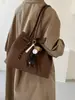 Bolsa tote casual personalizada da moda, design de nicho, bolsa nova de alta qualidade, bolsa de ombro feminina da moda para o inverno de 2026
