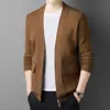 Cardigan de tricô estiloso estilo Hong Kong para homens, novo suéter de tricô casual para primavera e outono 2024, roupas masculinas