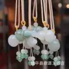 Colgante de Mariposa y Loto de Jade Verde Tianshan de Xinjiang Jade Natural para Hombres y Mujeres Estilo Chino Cadena para Suéter Colgante Venta al por Mayor