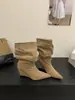 Primer Encuentro Ji Retro Botas de Caña Ancha Adelgazantes Arrugadas Apiladas para Mujer 2026 Nuevo Punta Puntiaguda Tacón de Cuña Temperamento Arrugadas de Media Caña