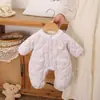 Estilo de inverno Zi Xi pequeno floral acolchoado fleece macacão tudo-em-um roupa de bebê para exterior inverno roupa de algodão criança quente
