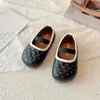 Zapatos de Princesa con Lentejuelas para Niñas Estilo Nuevo Primavera y Otoño 2026 Zapatos de Cuero Slip-On para Bebés Estilo Dulce Planos