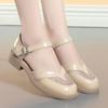 Zapatos de mujer de una sola capa con hebilla 2023 Nuevos zapatos huecos tacón grueso zapatos de verano para mujer zapatos de madre sandalias de malla de punta cerrada