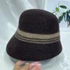 Sombrero de pescador de lana de color contrastante simple de estilo japonés para mujer, moda de otoño e invierno, sombrero de lavabo pequeño que combina con todo, sombrero de cubo cálido