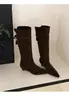 Botas de Salto Gatinho Bico Fino para Outono/Inverno 2026 para Mulheres, Botas de Estilo Francês com Design Elegante, Botas de Cano Alto de Calçar Fácil com Gola Dobrável