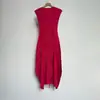 Diseño de moda de alta gama para mujer en Shenzhen Nanyou: vestido Issey Miyake elegante, de cuello redondo, entallado en la cintura, adelgazante, asimétrico, de longitud media