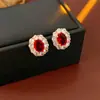Pendientes de Plata Estilo Vintage con Flores de Corazón Incrustadas de Diamantes, Exquisitos y Versátiles, Pendientes Elegantes con un Toque de Lujo Ligero y Sensación de Alta Gama, Accesorios de Oreja Retro