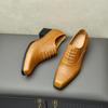 Entrega de una sola pieza zapatos de cuero de estilo británico de alta calidad punta cuadrada tacones altos para hombre piel de vaca de capa superior Marrón que aumenta la altura zapatos de cuero de Guangzhou