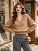 Suéter de punto suelto con cuello en V para mujer, color liso, suave y acogedor, estilo perezoso, top básico de manga larga, venta al por mayor directa de fábrica