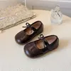 Novos Sapatos Infantis Outono 2025 para Meninas Pequenas Sapatos de Princesa com Laço Doce Estilo Coreano Sapatos Individuais da Moda para Meninas Pequenas