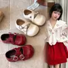 Zapatos Mary Jane de cuero para niña, nuevos zapatos rojos de otoño con suela suave, estilo princesa, zapatos versátiles para actuación infantil