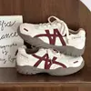 Sapatos de Treino Moral de Nicho Retrô com Sola Grossa para Mulheres 2025 Outono Novos Versátil Moda Sapatos Casuais Estilo Esportivo Sapatos de Estudante