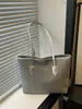Bolsa Feminina Versátil de Ombro Único e Axila de Alta Qualidade e Grande Capacidade 2025 Outono e Inverno Nova Bolsa Tote Texturizada Fosca para o Dia a Dia