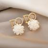 Aretes de Flores de Moda de Verano Aretes de Pin de Plata Aretes Dulces de Sensación de Alta Gama Celebridad de Internet Mismo Diseño de Nicho Aretes de Pétalos para Mujer