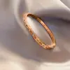 Pulseira Aberta Europeia e Americana Transfronteiriça de Zircônia Cravejada de Diamantes Pulseira Elegante de Alto Nível de Luxo Leve Nicho Versátil Joias da Moda para Mulheres