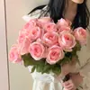 Buquê de Mão no Mesmo Estilo de Liu Yifei com Rosas Cor-de-Rosa, Flores Artificiais, Flores Falsas, Decorações de Mesa, Adereços para Fotos, Buquê Artificial