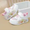 Nuevos Zapatos Casuales de Verano y Otoño 2026 para Niños y Niñas, Tenis Blancos con Malla, Diseño Trendy de Dibujos Animados de Caña Baja
