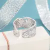 Anillo Hueco Texturizado de Estilo Minimalista Nuevo con un Toque de Lujo, Diseño de Nicho Versátil, Anillo para Dedo Índice, Diseño Abierto de Lujo Ligero