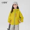 Nova coleção de outono 2026 para meninas: jaqueta softshell leve e à prova de vento, com capuz, peça de vestuário versátil para crianças mais velhas