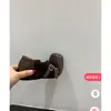 Nuevos zapatos Mary Jane con estampado de leopardo en relieve para otoño, piel suave genuina, corte bajo, doble hebilla, zapatos de vestir estilo vintage