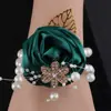 12 Piezas Flores de Muñeca para Dama de Honor Flores de Muñeca Rosa de Satén Nupcial Grupo de Hermanas de Boda Parientes y Amigos Pulseras Suministros de Boda