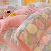 Novedad 2025 Estilo Pequeño Fresco Agradable a la Piel y Cómodo Set de Cuatro Piezas Estampado de Piel de Conejo para Hogar Dormitorio Cama Sábanas de Cama y Funda de Edredón Set de Tres Piezas