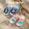 Sandalias Infantiles 2025 Nuevas de Verano Antideslizantes Suela Suave para Niñas Tallas Medianas y Grandes Velcro Calzado para Niños Pequeños Sandalias de Playa para Bebé
