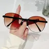 Óculos de Sol Gradiente Ultra Leves de Armação Grande Metal Dobráveis Ultra Finos Portáteis Óculos Lisos de Alto Padrão para Celebridades da Internet