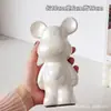 Envío directo de decoración de oso de lujo para mueble de TV, oso grande en forma de corazón de alta gama para sala de estar del hogar hecho de cerámica y galvanizado