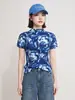 Camiseta plissada estilo Miyake com textura floral em aquarela, gola alta japonesa, sem amassar, top de manga curta que afina