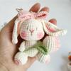 Muñeco de conejo de lana diy tejido a mano, conejo tulipán, colgante de coche terminado, llavero de ganchillo, accesorios