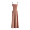2362-Saia Sexy de Costas Nuas Estilo Europeu e Americano para Mulheres Nova Coleção Primavera e Verão 2026 Vestido de Alças Slim Fit Emagrecedor