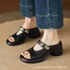 Sandalias de cuero suave de suela gruesa con puntera abierta metálica, nuevas zapatillas de verano 2026 para exteriores sin cordones de tacón alto