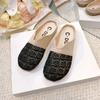 Nuevas zapatillas planas antideslizantes, huecas, bonitas, de color liso, para playa, verano, para uso exterior, zapatos de baño para mujer, para habitación, hogar, sandalias Baotou