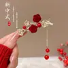 Fabricante de Yiwu Venta al por mayor de accesorios para el cabello a precio de costo, Pasadores de estilo antiguo de alta gama para Cheongsam, Pasadores simples y versátiles para uso diario