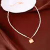 Colar pingente quadrado escovado com contas de pérola banhado a ouro real para mulheres, corrente de clavícula de luxo leve de alta qualidade com design vintage