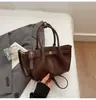 Bolsa de Mão Retrô Transfronteiriça para Mulheres 2025 Nova Nicho de Luxo para o Dia a Dia Bolsa de Ombro Moda Versátil Bolsa Transversal