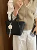 Bolso de hombro de moda transfronterizo, nueva colección otoño 2026, bolso cruzado moderno y minimalista para mujer, casual y adecuado para ir al trabajo, estilo bolso tote