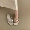 Primer Encuentro: Sandalias de tanga retro estilo coreano con tiras finas para mujer, adecuadas para uso en exteriores, nuevo modelo de verano 2026, sandalias de vacaciones estilo hada