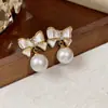 Brincos de Flor Laço com Agulha de Prata Banhada a Ouro Real 14K, Brincos Elegantes e Sofisticados com um Toque de Luxo Leve, Atacado
