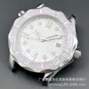 Relógio masculino estilo executivo com movimento chinês NH35, um modelo popular para exportação, apresentando um movimento mecânico totalmente automático e um mostrador luminoso