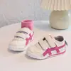 Zapatos Infantiles Forrest Gump 2026 con Suelas Suaves y Cierres de Velcro para Niños y Niñas, Tenis Deportivos Casuales para Primavera y Otoño, Zapatos Blancos para Niños