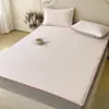 Modelo Nuevo 2026 Sencillo Color Sólido Fresco Alfombrilla de Frijol Juego de Sábanas para Cama Juego de Tres Piezas