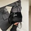 Bolsa de Mão Casual da Moda de Nicho Novo Verão 2026 para Mulheres, Bolsa Saco Estilo Coreano, Bolsa Transversal Estilosa