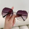 Nueva Moda Gafas de Sol de Lujo Ligero Europeas y Americanas con Montura Metálica Geométrica, Borde Cortado Poligonal, Estilo Similar al de Celebridades de Internet, Gafas de Sol de Moda